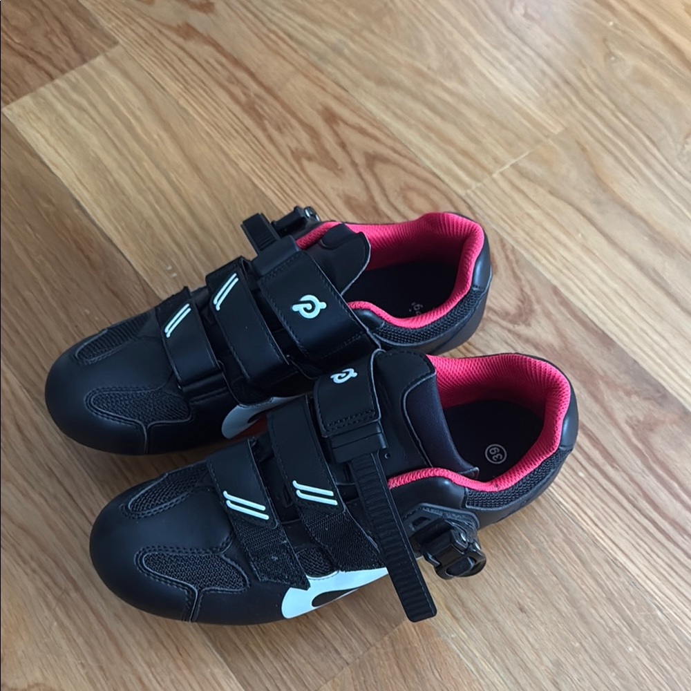 Women Black and Red Cycling Shoes